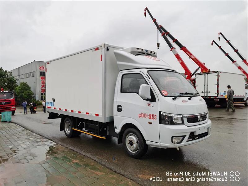 国六 东风途逸3.4米柴油版冷藏车